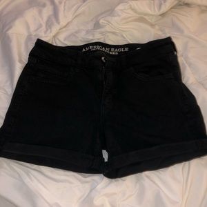 AMERICAN EAGLE BLACK MIDI SHORTS